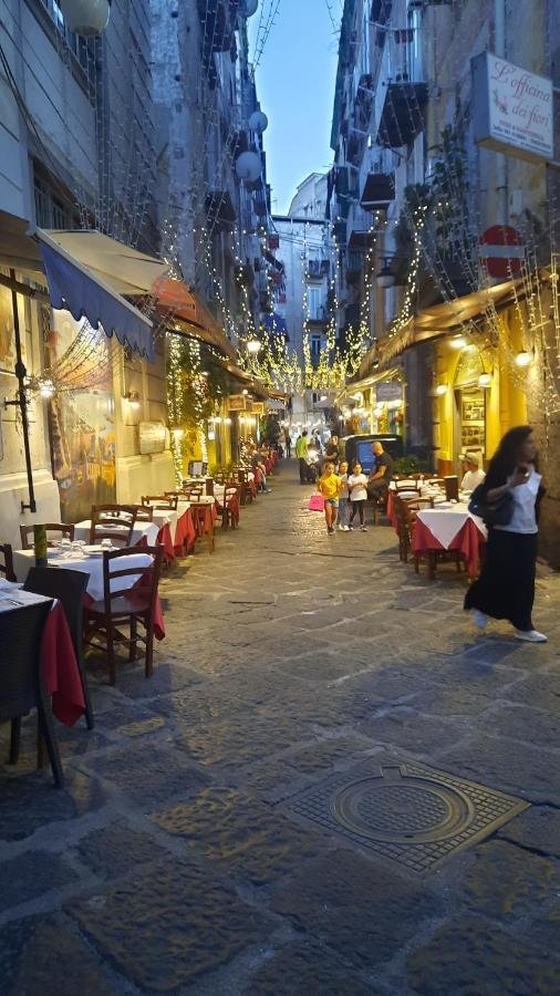 White Home Quartieri Spagnoli Naples Extérieur photo