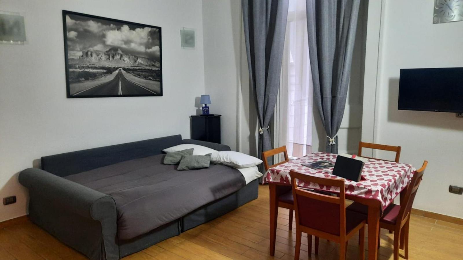 White Home Quartieri Spagnoli Naples Extérieur photo