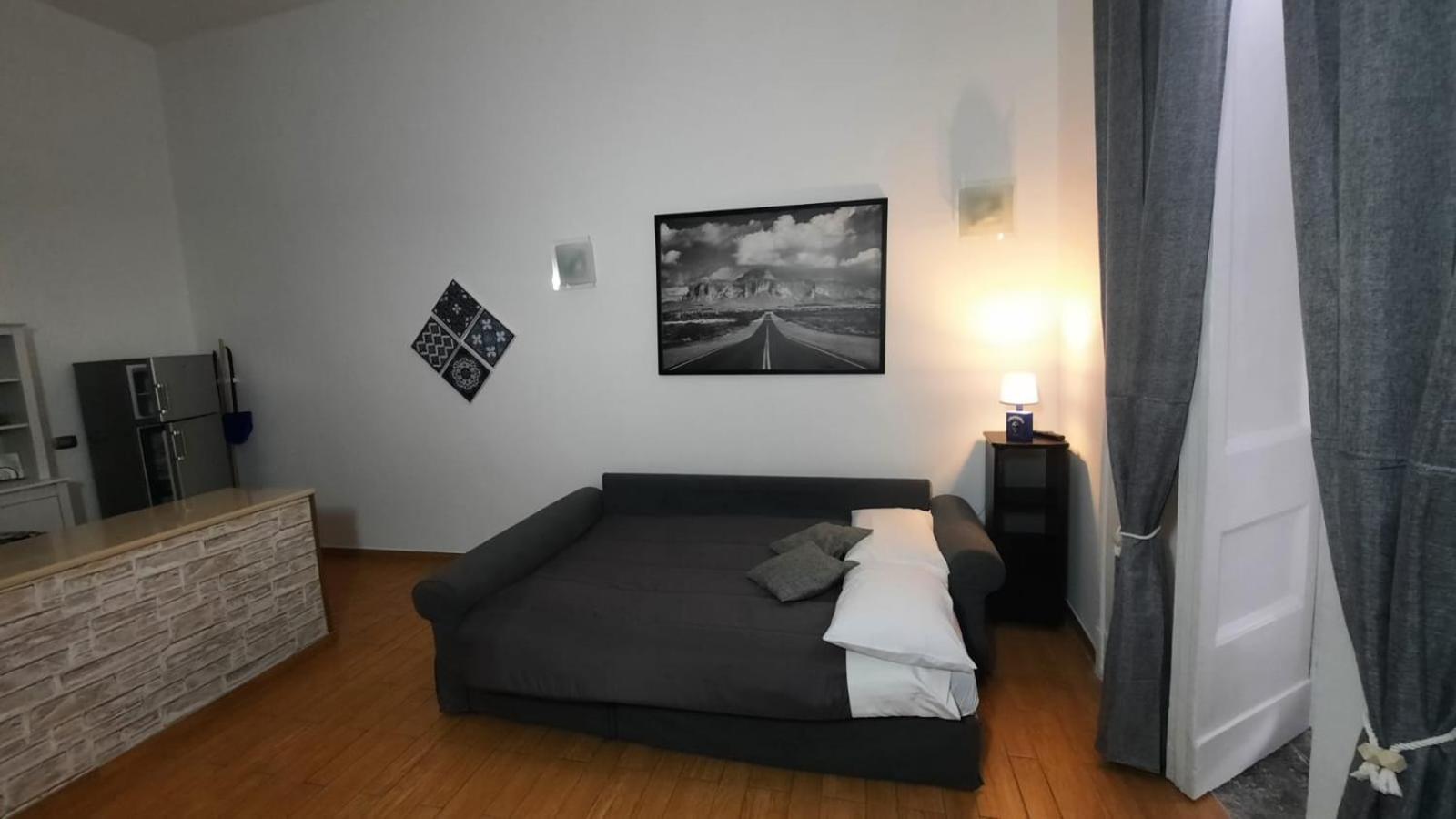 White Home Quartieri Spagnoli Naples Extérieur photo